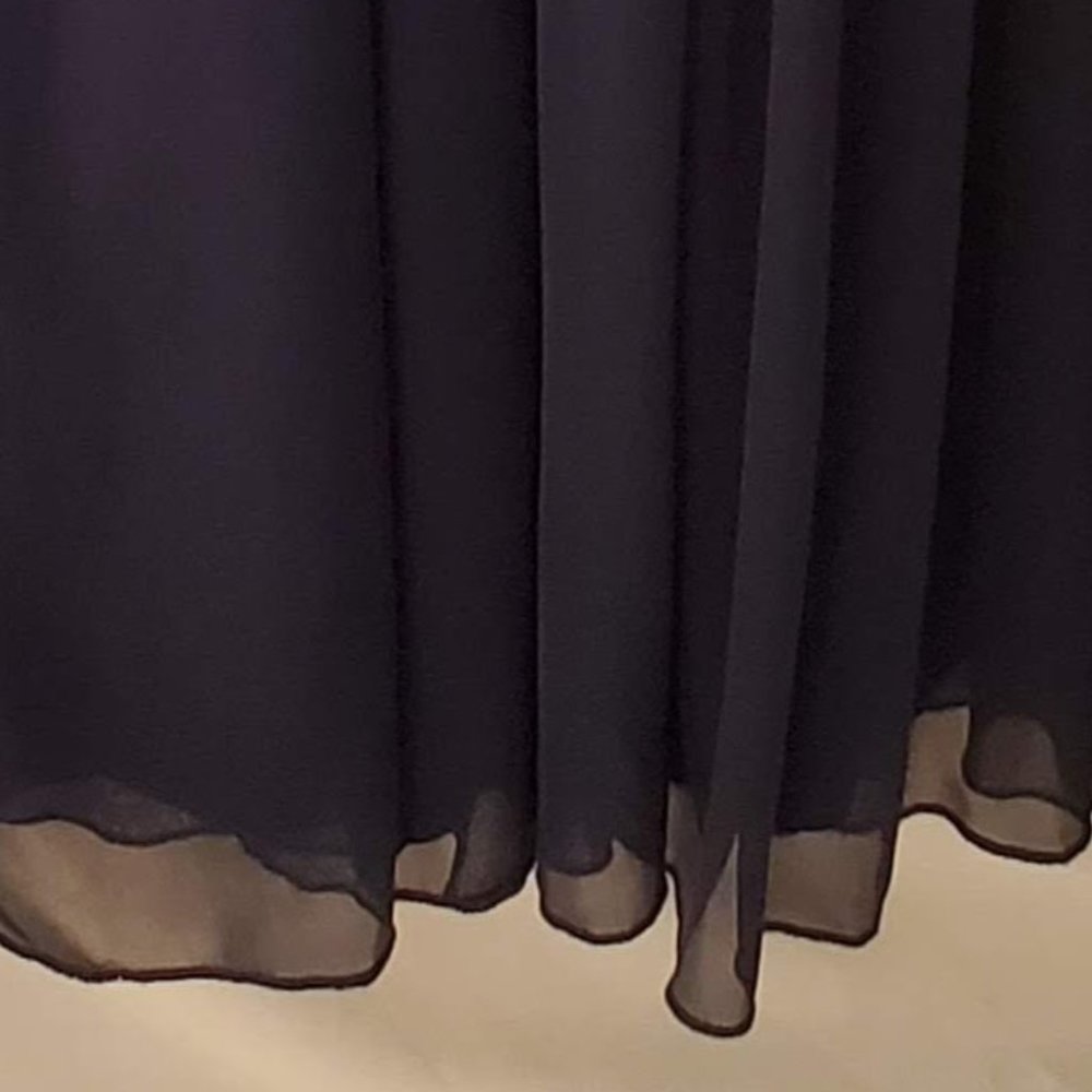 Dress - Picture 7 of 7